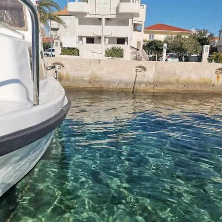 Apartment By The Sea Rogoznica - 12995